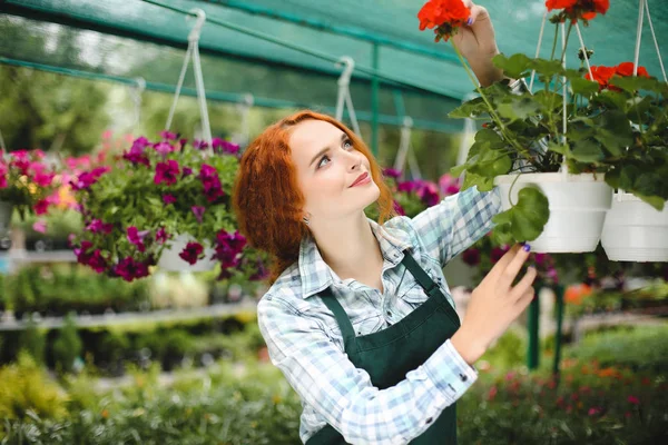 Beautiful Florist Apron Working Flowers Young Smiling Lady Standing Flowers — Stock Photo, Image