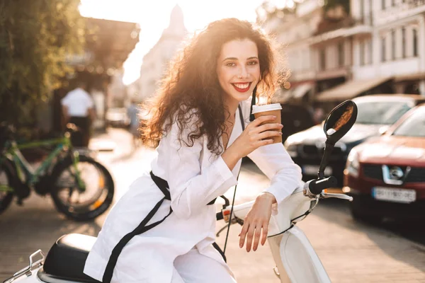 Young Smiling Lady Dark Curly Hair White Costume Sitting White — Stock Photo, Image