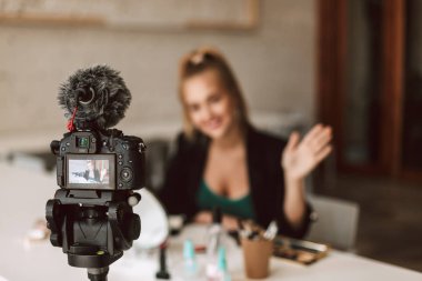 Yeni video blog kayıt profesyonel siyah kamerayı kapatın