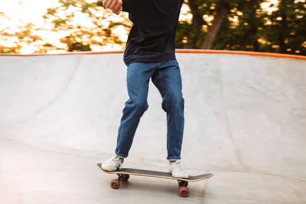 Close Skater Boy Black Shirt Jeans Practicing Modern Skate Park — Stock Photo, Image