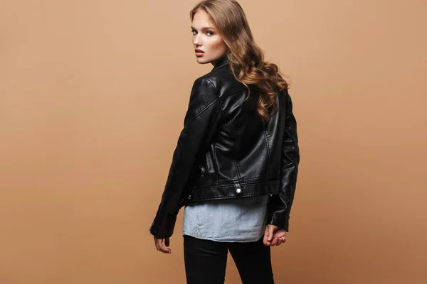 Young Beautiful Woman Wavy Hair Black Leather Jacket Thoughtfully Looking — Stock Photo, Image