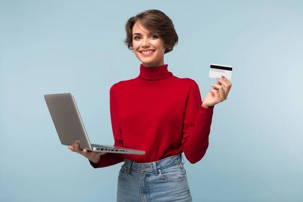 Young Smiling Woman Dark Short Hair Red Sweater Jeans Holding — Stock Photo, Image