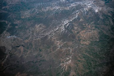 Havadan dağlar harita görünümü. Uçak görünümü Orta Doğu manzara