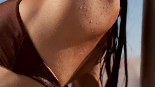 Close Shot Sexy Brunette Girl Swimsuit Wet Hair Dreamily Taking — Stock Video