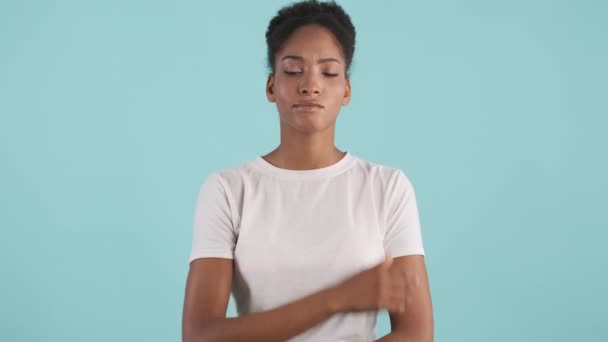 Portrait Thoughtful African American Girl Thinking Showing Gesture Blue Background — Stock Video