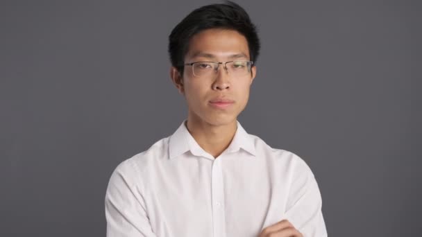 Young Thoughtful Asian Man Eyeglasses Thinking Nodding Agree Expression — Stock Video