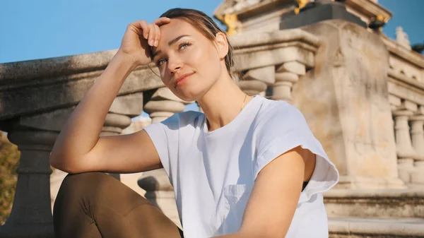 Beautiful Girl White Shirt Sitting Old Stairs Street Dreaming Thinking — Stock Photo, Image