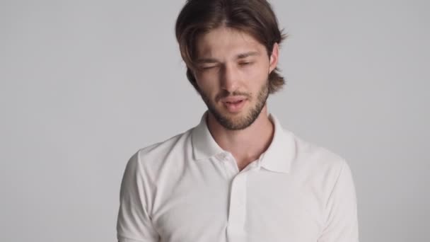 Young Attractive Brunette Man Trying Remember Something Tiredly Looking Camera — Stock Video