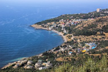 güzel bir plaj ve mavi deniz