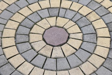 Daire şeklinde düzenlenmesini taşlarla Arnavut kaldırımlı desen