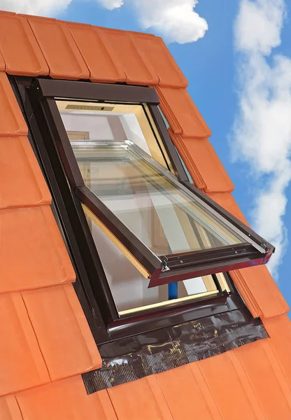 Open Roof Window Clouds Sky Side — Stock Photo, Image