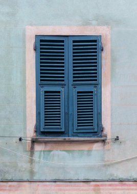 Retro pencere dış kapalı ahşap milleri ile kapalı