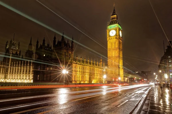 Long Exposure Big Ben Houses Parliament Rainy Night Beaming Lights — Stock Photo, Image