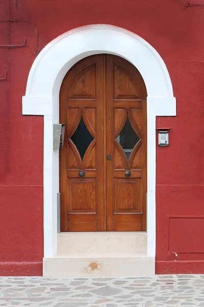 Porta d'ingresso con arco — Foto Stock