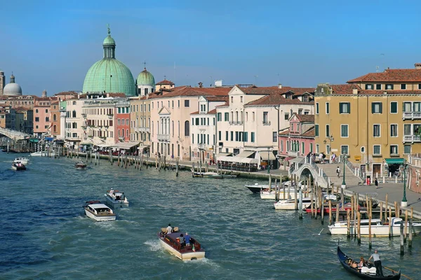 Venice canal architecture — Stock Photo, Image