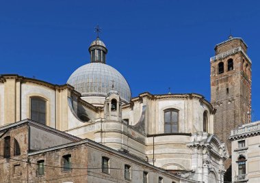 Antik mimari çatılar