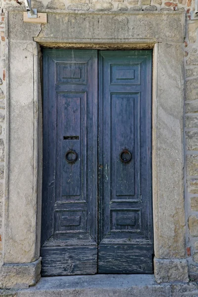 Puerta de madera azul vieja — Foto de Stock