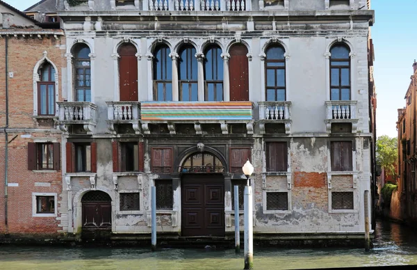 Venedik 'te eski bir ev — Stok fotoğraf