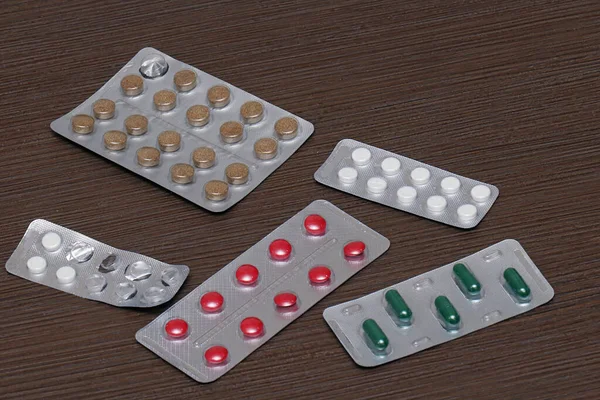 Kleurrijke Pillen Capsules Zilverkleurige Blisters — Stockfoto