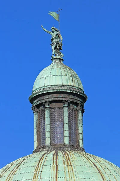 Stenen Beeld Top Van San Simeone Piccolo Kerk Koepel Venetië — Stockfoto