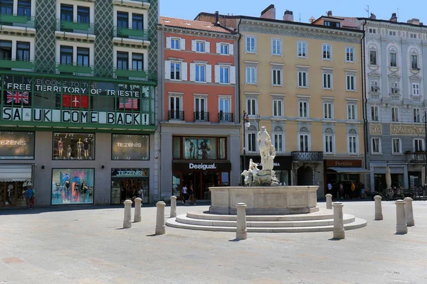 Trieste Italia Junio 2019 Antigua Fuente Nettuno Piazza Della Borsa — Foto de Stock