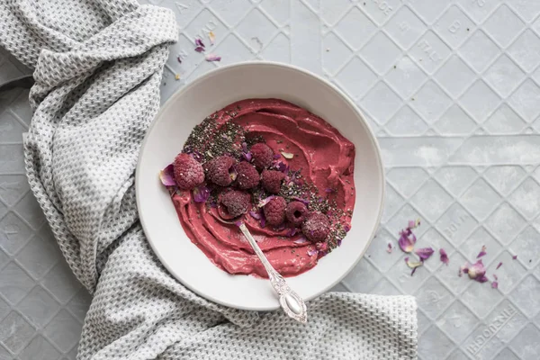 Pink Smoothie Bowl Raspberries Table Textile — Stock Photo, Image