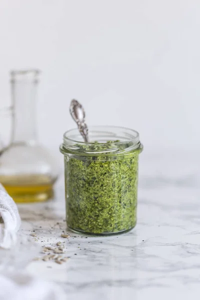 Homemade Pesto Olive Oil — Stock Photo, Image