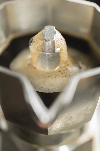 Traditional Italian Moka Machine Fresh Hot Coffee Coming — Stock Photo, Image