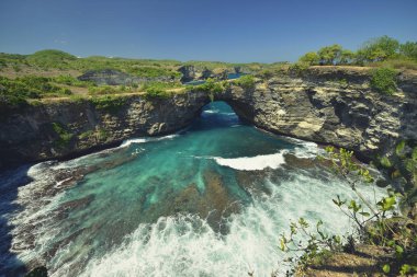 Endonezya 'nın Bali Adası' nın güneydoğusundaki Nusa Penida 'da bulunan inanılmaz deniz kıyısı manzarası..