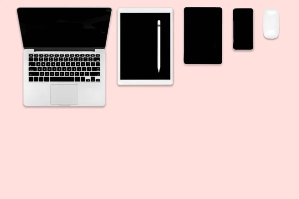 Plochá Laických Foto Office Tabulky Přenosným Počítačem Digitálním Tabletu Mobilních — Stock fotografie