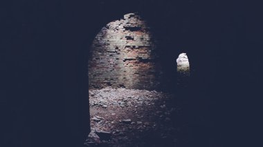 Tünel yıkılmış Trakanov kale, Rivne Region, Ukrayna