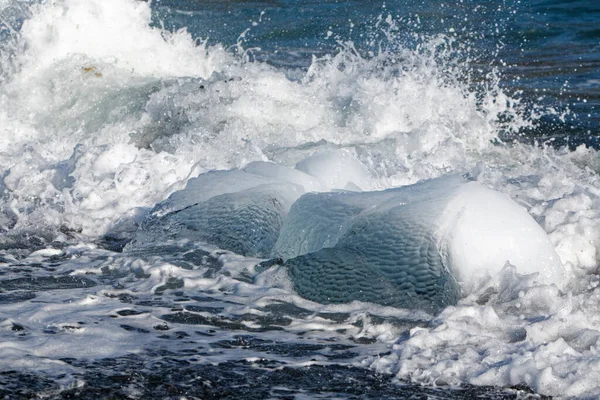 Piccole Sezioni Iceberg Che Sono Staccate Lavate Sulla Spiaggia Terranova — Foto Stock