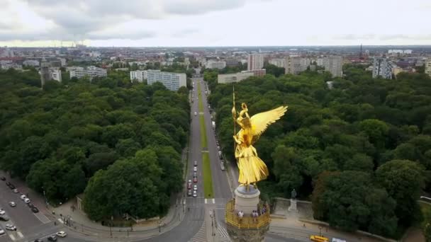 Shiny Victory Column in Berlin — Stock Video