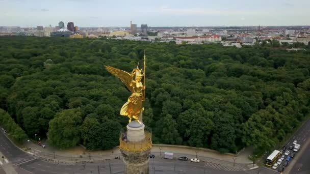 Columna de victoria brillante en Berlín — Vídeos de Stock