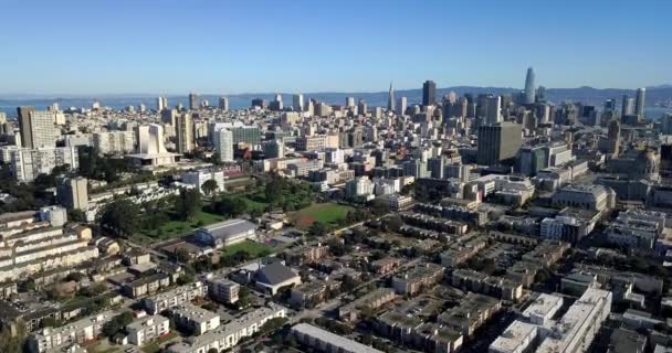 Paisaje urbano soleado panorámico de San Francisco en Estados Unidos — Vídeo de stock