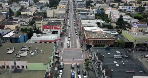 アメリカのサンフランシスコで虹横断歩道とカストロ — ストック動画