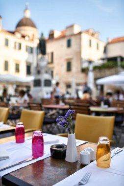 Dubrovnik'in Hırvatistan açık kafe