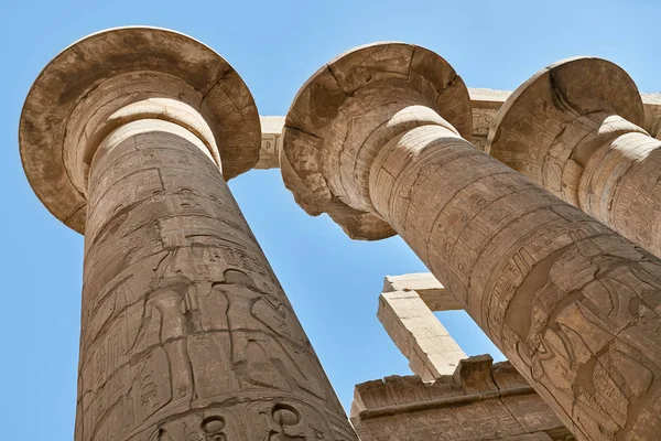 Luxor sütunlara ile antik Mısır kalıntıları, görüntüleme — Stok fotoğraf