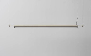 Studio gri duvar arka plan asılı bej metal lamba