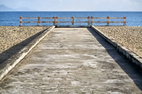 Szép reggel táj üres homokos strand, Vietnam — Stock Fotó