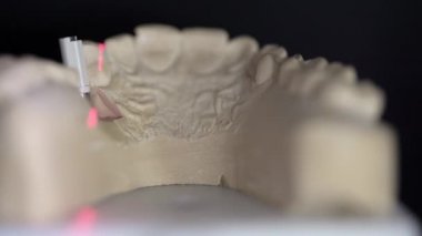 Diş 3d tarayıcı tarama işleminde yakın çekim görünümü