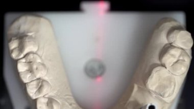 Diş 3d tarayıcı tarama işleminde yakın çekim görünümü