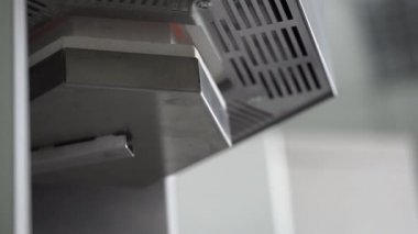 Diş fırınında kurutma işleminde yakın çekim görünümü