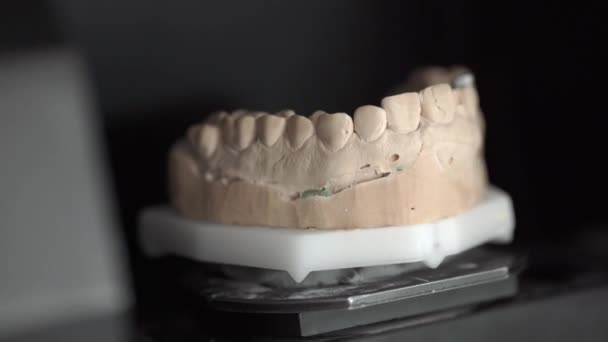 Close-upweergave tijdens scanproces in tandheelkundige 3D-scanner — Stockvideo