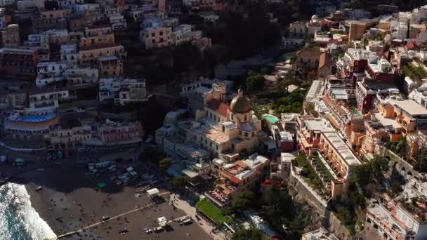 Vista en la costa de la ciudad de Positano en Italia — Vídeo de stock