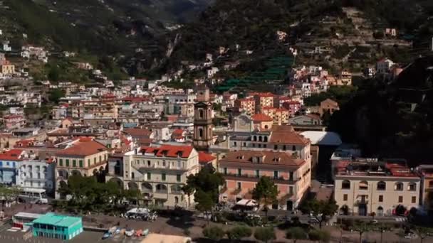 Uitzicht op de oude stad van Minori in Italië — Stockvideo