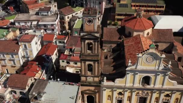 Vista en el casco antiguo de Minori en Italia — Vídeo de stock