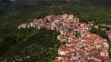 Italya 'daki Rivello 'nun eski kentinde görünüm