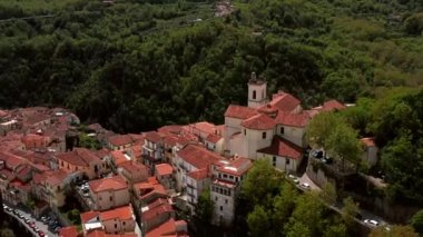 Italya 'daki Rivello 'nun eski kentinde görünüm