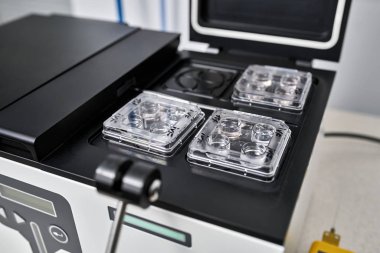 Laboratuvarda in vitro fertilizasyon için ekipman